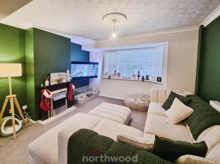 3 bedroom Semi-detached house to let in Lonsdale Avenue, Intake, Doncaster, DN2