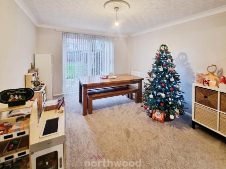 3 bedroom Semi-detached house to let in Lonsdale Avenue, Intake, Doncaster, DN2