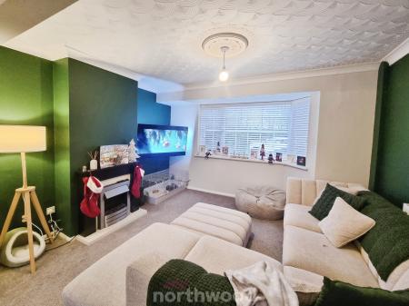 3 bedroom Semi-detached house to let in Lonsdale Avenue, Intake, Doncaster, DN2