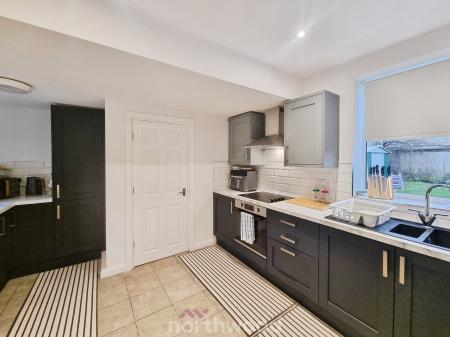 3 bedroom Semi-detached house to let in Lonsdale Avenue, Intake, Doncaster, DN2