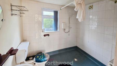 3 bedroom Semi-detached house for sale in Harrowden Road, Wheatley, Doncaster, DN2