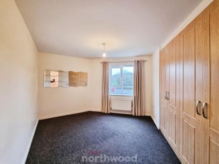 2 bedroom Flat to let in Wakelam Drive, Armthorpe, Doncaster, DN3