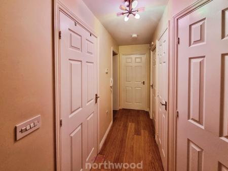 2 bedroom Flat to let in Wakelam Drive, Armthorpe, Doncaster, DN3