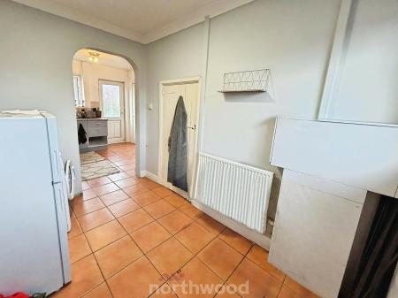 3 bedroom Semi-detached house to let in Highbury Avenue, Cantley, Doncaster, DN4