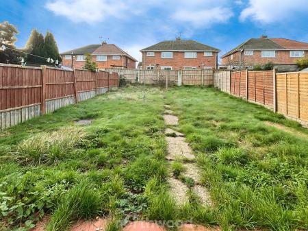 3 bedroom Semi-detached house to let in Highbury Avenue, Cantley, Doncaster, DN4