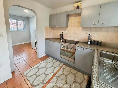 3 bedroom Semi-detached house to let in Highbury Avenue, Cantley, Doncaster, DN4