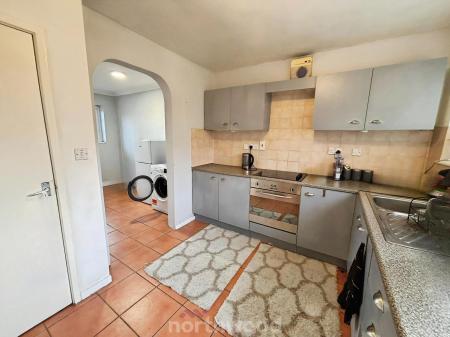 3 bedroom Semi-detached house to let in Highbury Avenue, Cantley, Doncaster, DN4