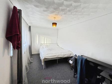 3 bedroom Semi-detached house to let in Highbury Avenue, Cantley, Doncaster, DN4