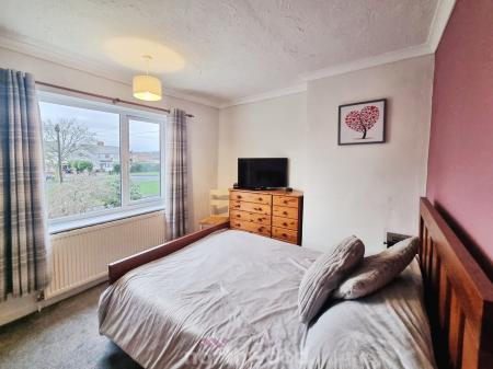 3 bedroom Terraced House for sale in Crossfield Lane, Skellow, Doncaster, DN6