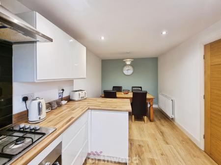 3 bedroom Semi-detached house for sale in Fulwood Drive, Balby, Doncaster, DN4