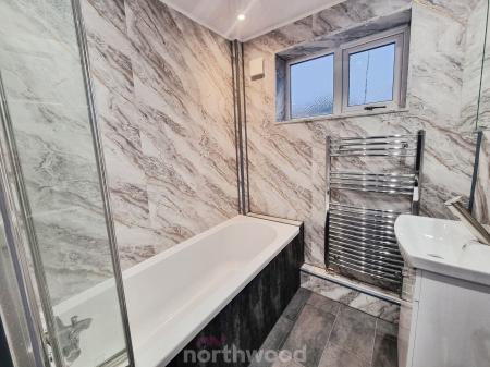 3 bedroom Semi-detached house to let in Austen Avenue, Warmsworth, Doncaster, DN4