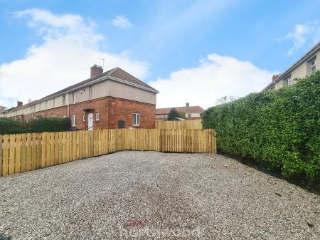 3 bedroom Semi-detached house to let in Austen Avenue, Warmsworth, Doncaster, DN4