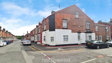 11 bedroom House of Multiple Occupation for sale in Somerset Road, Hyde Park, Doncaster, DN1
