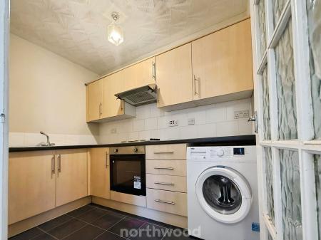2 bedroom Flat to let in Arden Gate, Balby, Doncaster, DN4