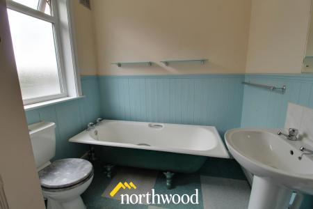 3 bedroom Semi-detached house to let in Northfield Road, Sprotbrough, Doncaster, DN5