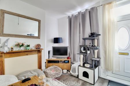 2 bedroom Terraced House to let in Victoria Road, Mexborough, Doncaster, S64