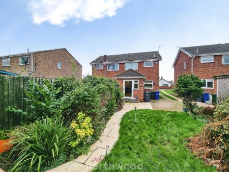 2 bedroom Semi-detached house for sale in Bowland Close, Bentley, Doncaster, DN5