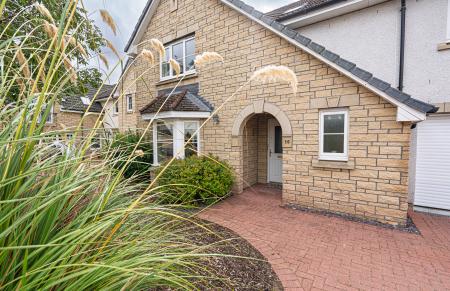 5 bedroom Detached house for sale in Burnbank Meadows, Kinross, KY13