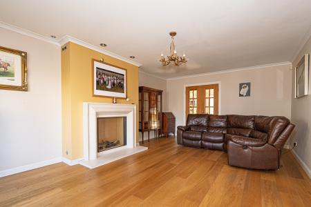 5 bedroom Detached house for sale in Burnbank Meadows, Kinross, KY13