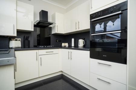 2 bedroom Bungalow for sale in Denoon Terrace, Dundee, DD2