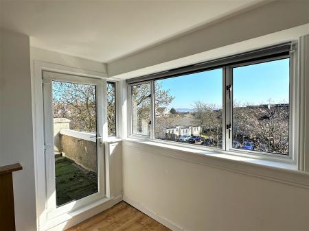 2 bedroom Flat for sale in Dykehead Place, Dundee, DD4