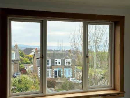 4 bedroom Town house for sale in Minard Crescent, Dundee, DD3