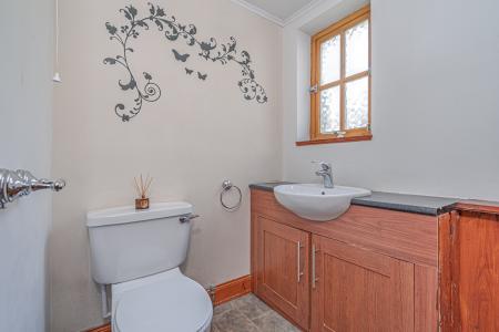 2 bedroom End of terrace house for sale in North Street, Milnathort, KY13