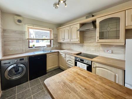 3 bedroom Terraced House for sale in Walkers Mill, Dundee, DD3