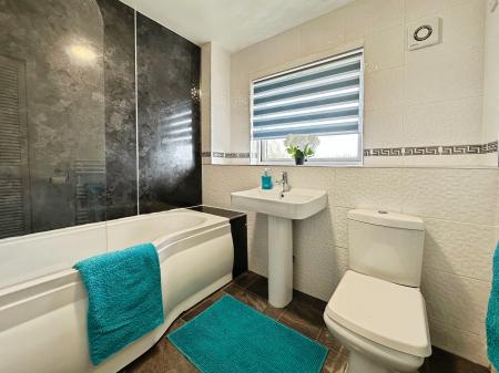 3 bedroom Terraced House for sale in Walkers Mill, Dundee, DD3