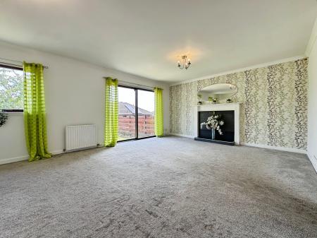 3 bedroom Terraced House for sale in Walkers Mill, Dundee, DD3