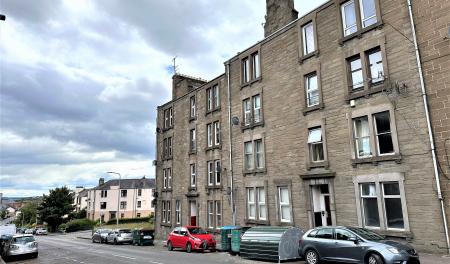 2 bedroom Flat to let in Provost Road, Dundee, DD3
