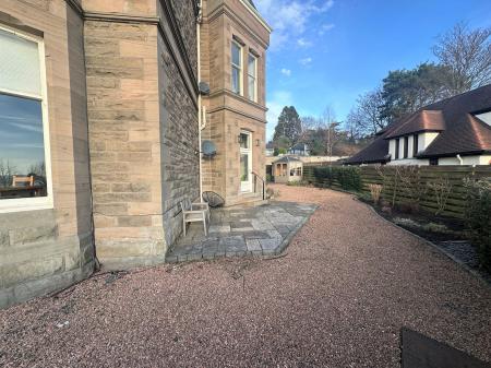 3 bedroom Flat to let in 3 Glamis Road, Dundee, DD2