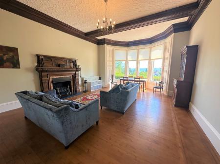 3 bedroom Flat to let in 3 Glamis Road, Dundee, DD2