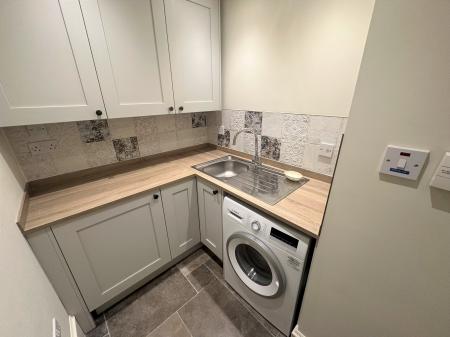 3 bedroom Flat to let in 3 Glamis Road, Dundee, DD2