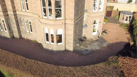 3 bedroom Flat to let in 3 Glamis Road, Dundee, DD2