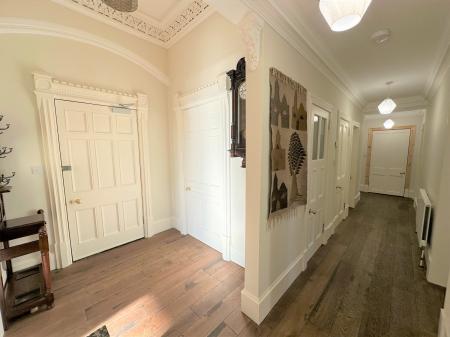 3 bedroom Flat to let in 3 Glamis Road, Dundee, DD2