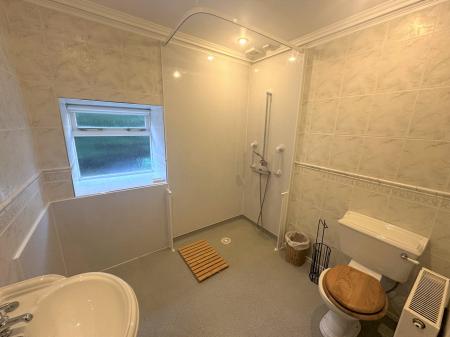 3 bedroom Flat to let in 3 Glamis Road, Dundee, DD2