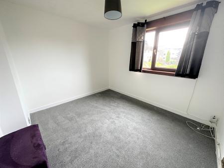 3 bedroom Flat to let in Loganlee Terrace, Dundee, DD2