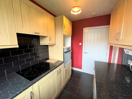 3 bedroom Flat to let in Loganlee Terrace, Dundee, DD2
