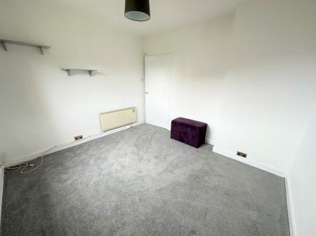 3 bedroom Flat to let in Loganlee Terrace, Dundee, DD2