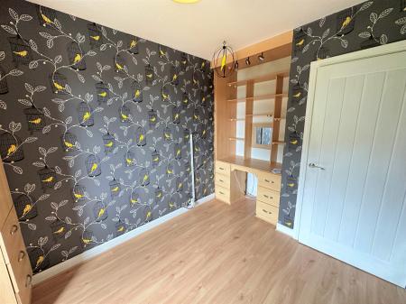 3 bedroom Flat to let in Loganlee Terrace, Dundee, DD2