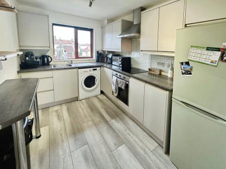 2 bedroom Flat for sale in Charlotte Close, Dundee, DD3