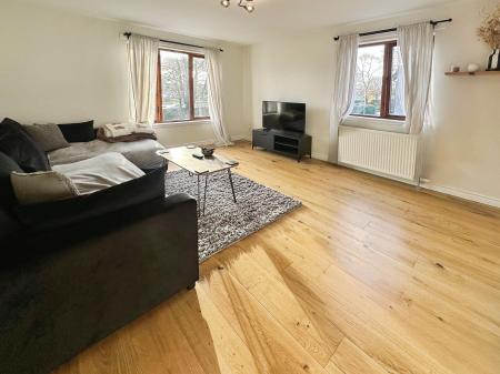 2 bedroom Flat for sale in Charlotte Close, Dundee, DD3