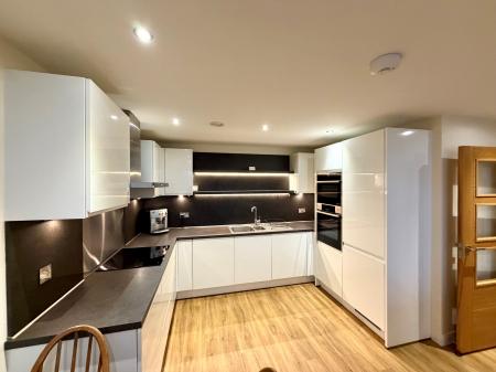 2 bedroom Flat to let in Riverside Drive, Dundee, DD1