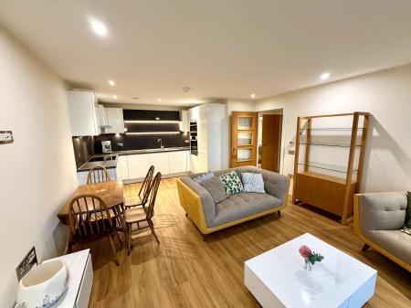 2 bedroom Flat to let in Riverside Drive, Dundee, DD1