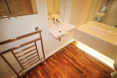 3 bedroom Flat to let in Perth Road, Dundee, DD2