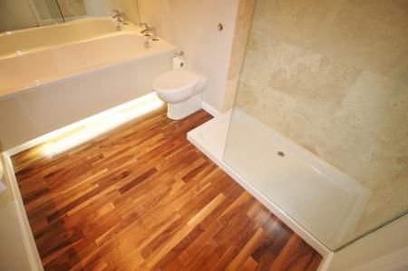 3 bedroom Flat to let in Perth Road, Dundee, DD2