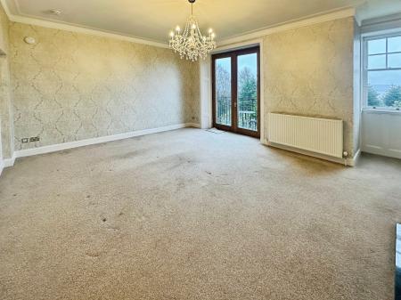 3 bedroom Flat to let in Perth Road, Dundee, DD2