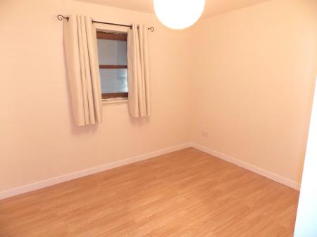 3 bedroom Flat to let in Weavers Loan, Dundee, DD3