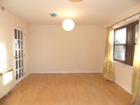 3 bedroom Flat to let in Weavers Loan, Dundee, DD3